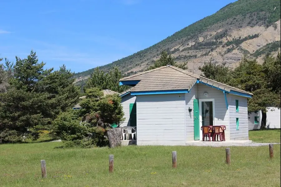 Camping du chevalet camping Hautes-Alpes 05 , camping éco-responsable 05, et chalets éco-responsables 05.